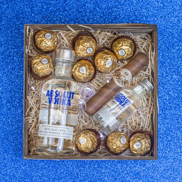 Wood Box: Absolut vodka ital + Ferrero Rocher + csoki szivar ajándék csomag