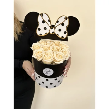 Minnie pöttyös örökrózsa M méret 17x17 cm