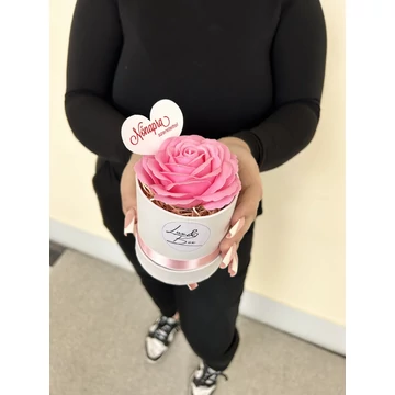 Rózsa Box 10x10 cm méretben 1 szálas rózsaszín nagyfejű szappanrózsával