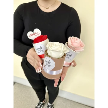 Rózsa Box 1 szálas 7x8 cm méretben szappanrózsából