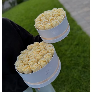 Rózsa  Box, ajándék doboz 20x10 cm barack színű szappanrózsából Rózsa  Box, ajándék doboz 20x10 cm barack színű szappanrózsából