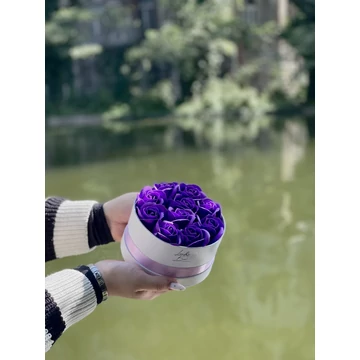 Szappanrózsa ajándék doboz 15x8 cm lila szappanrózsa Szappanrózsa ajándék doboz 15x8 cm lila szappanrózsa