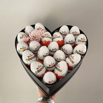 Szív alakú doboz nagy méret: Kinder tojás Szív alakú doboz nagy méret: Kinder tojás