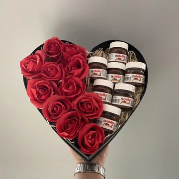 Nutella + örökrózsa Szív alakú Boxban – S
