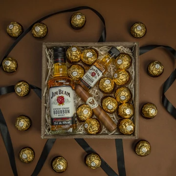 Wood Box: Jim Beam ital + Ferrero Rocher + csoki szivar
