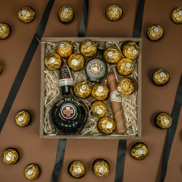 Wood Box: Zwack Unicum ital + Ferrero Rocher + csoki szivar