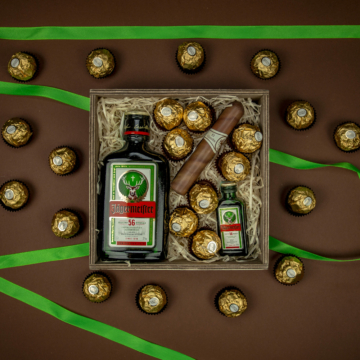 Wood Box: Jägermeister + Ferrero Rocher + csoki Szívar