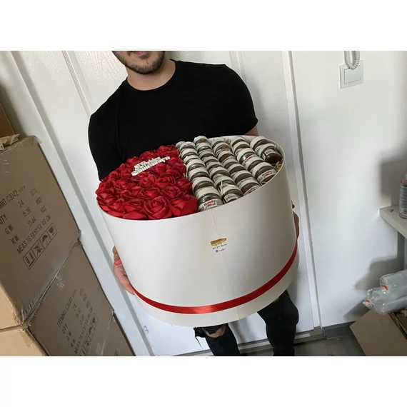 Exclusive ajándék Box: örökrózsa + mini Nutella 34 cm