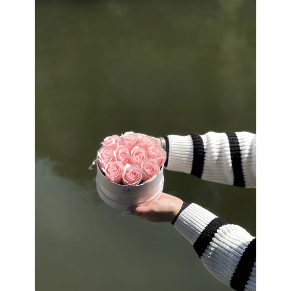 Rózsa doboz 15 cm rózsaszín szappanrózsából