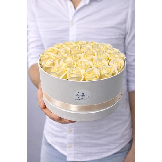 Rózsa  Box, ajándék doboz 20 cm barack színű szappanrózsából