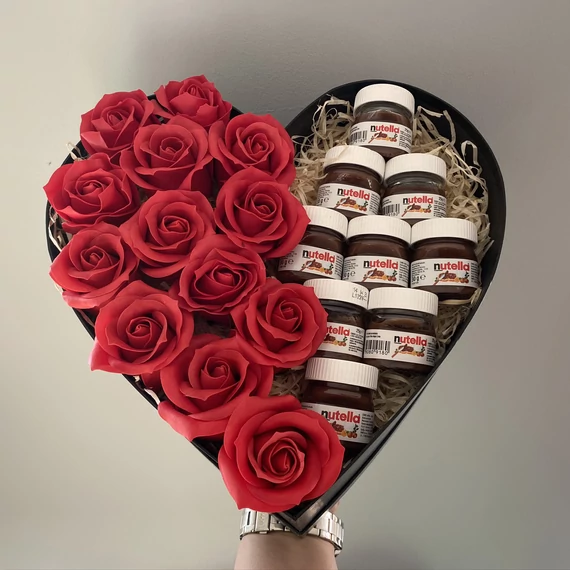 Nutella + örökrózsa Szív alakú Boxban – M